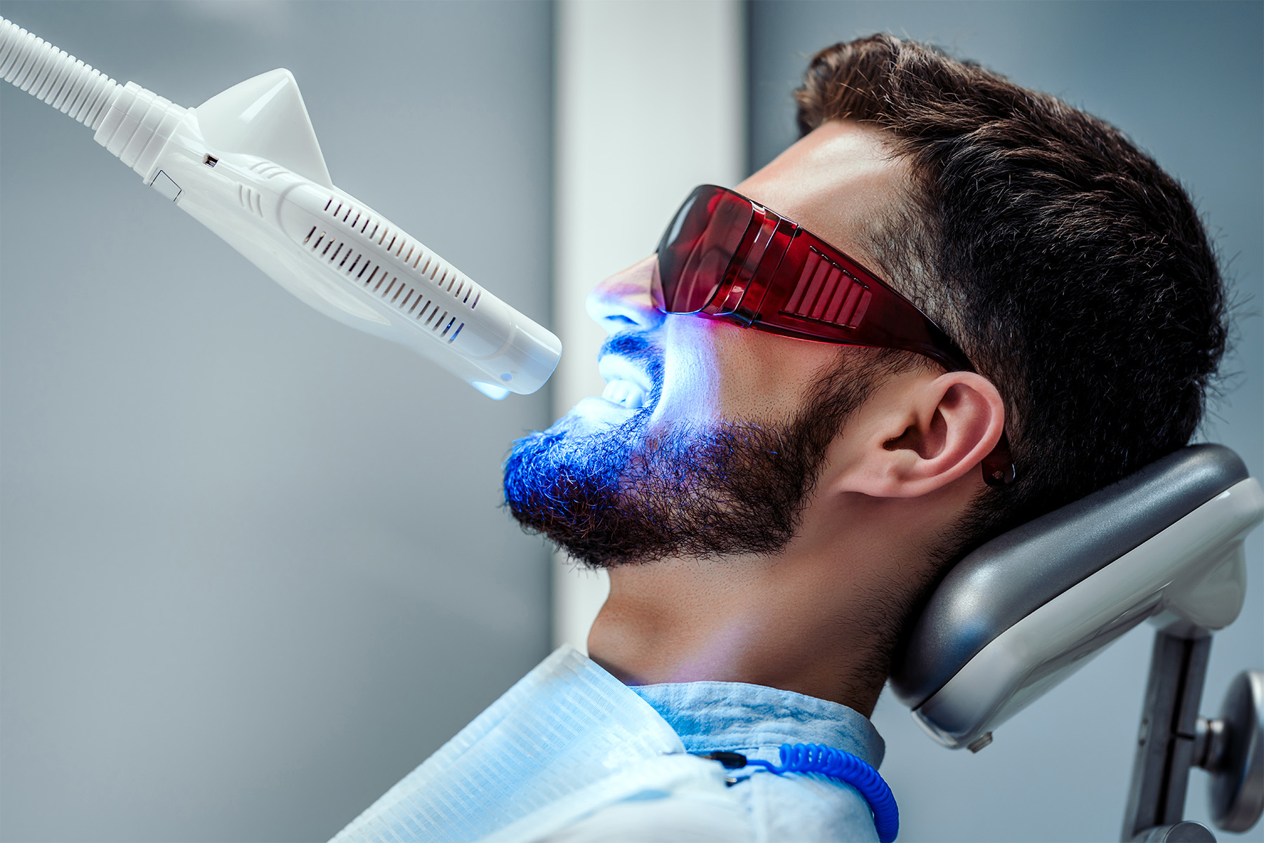 dentist whitening teeth - Cosmetic Dentistry in Orlando